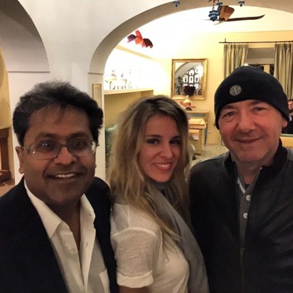 With my #favorite #TV #series @houseofcards.us #superstar @kevinspaceyofficial at the @villatreville #hotel on the #amalfi #coast and our #host @alefriedland #Positano #italy #houseofcards 🎉🙏🎥📹📺- waiting #anxiously for #season #4 (Image courtesy: instagram.com)