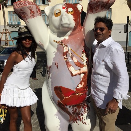 With the #indian bear with sister @iamnaomicampbell in #HAVANA #cuba in the #square in the #marina (Image courtesy: instagram.com)