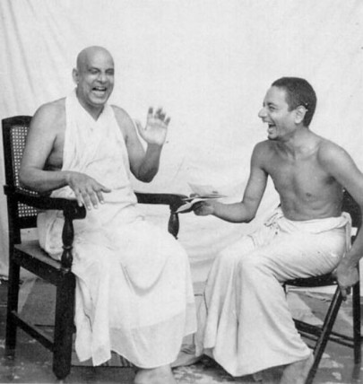 Swami Sivananda (L) (Image courtesy: obaitori.typepad.com)