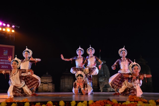 Girls of Adruta Dance School performing Odissi at Mukteswar Dance Festival in Bhubaneswar