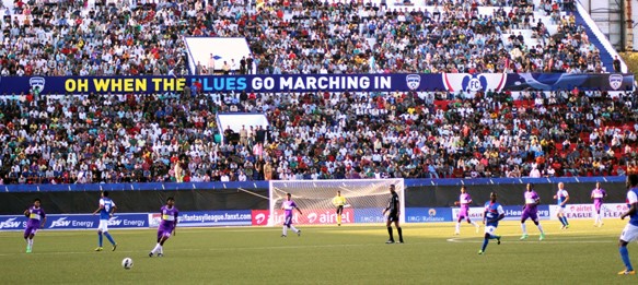 BFC fans in numbers at the Bengaluru Football Stadium. Image courtesy: chrispd.de
