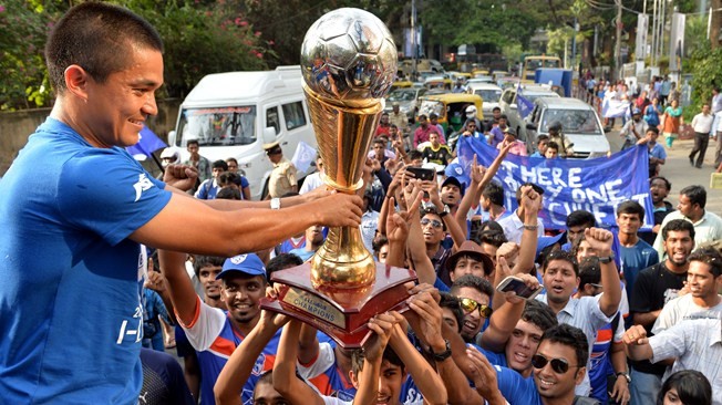 Captain Sunil Chettri celebrating the championship with the fans. Image courtesy: fifa.com